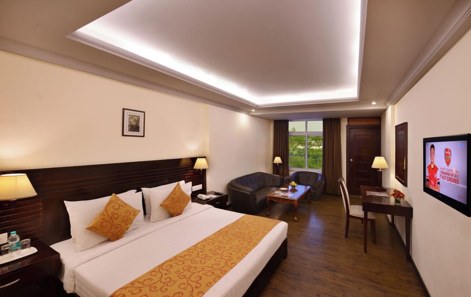 Deluxe Room | Minibar, desk, rollaway beds, free WiFi