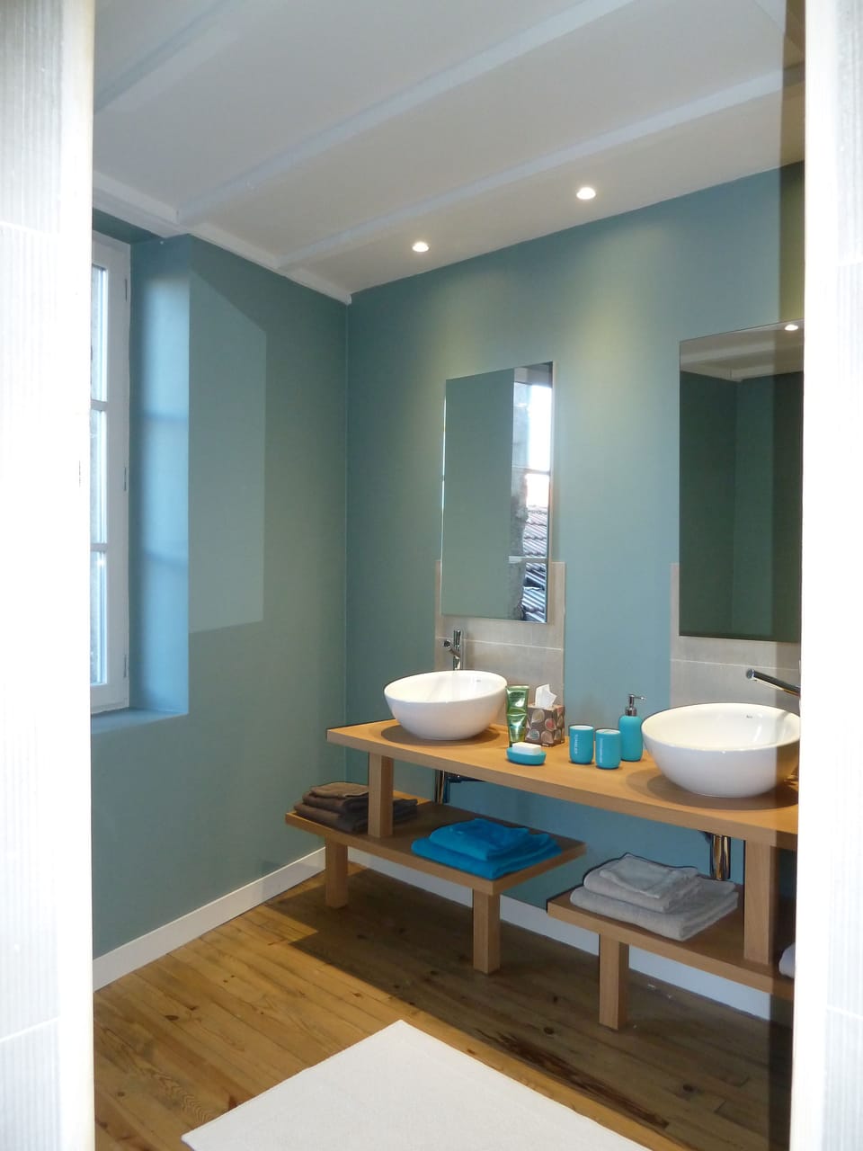 Double Room (Nuit d'étoiles) | Bathroom | Shower, hair dryer, towels