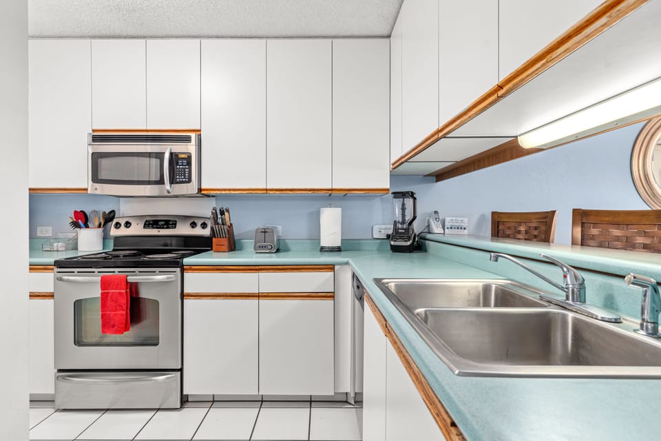 Plenty of counter and cabinet space.