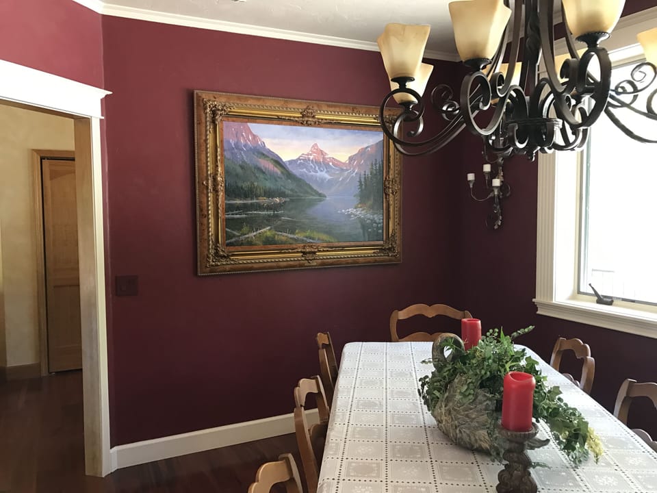 Dining area sits 10, bar sits 3 and nook area sits 4