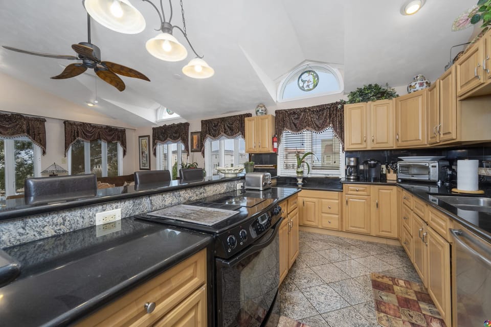 3rd floor, Main Kitchen  
