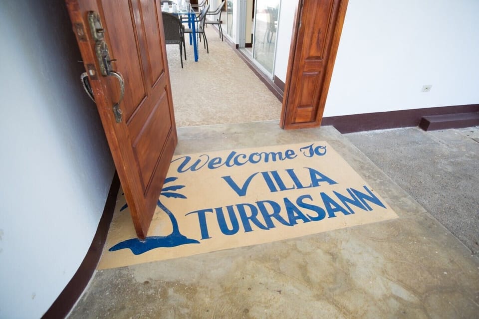 Entrance - Welcome to Villa Turrasann!