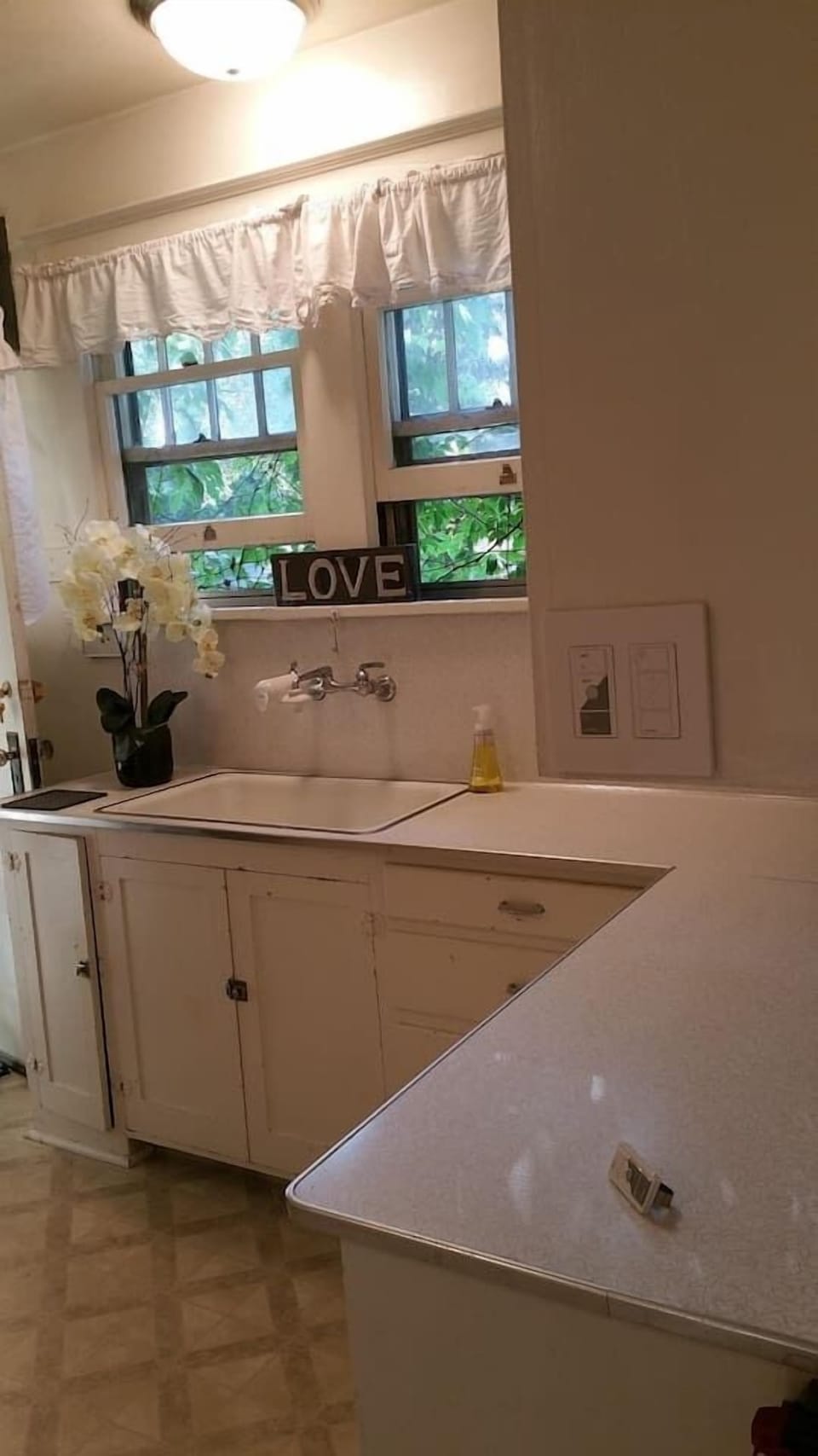 Self-Cleaning Oven, Microwave Plus Dishwasher. Fully Equipped kitchen includes Cookware & Bakeware + Dishes and Silverware. Microwave, wide mouth toaster and coffee machine just brought in for 