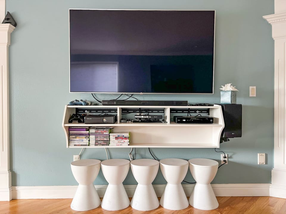 Game console 