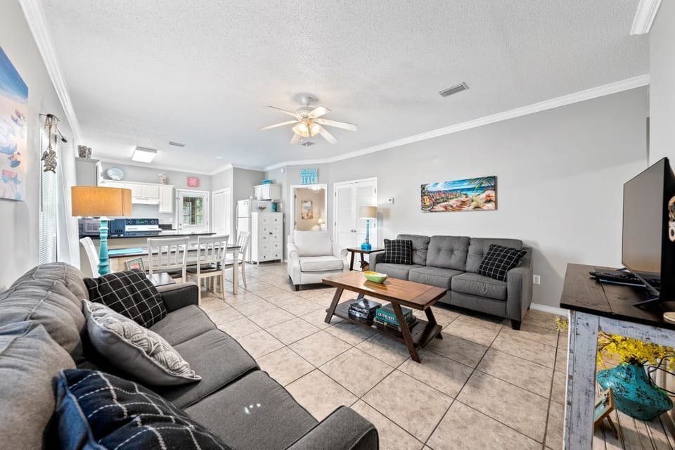 OBV Beach Retreat Living Room