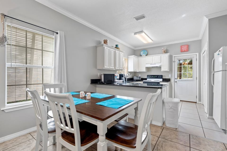OBV Beach Retreat Dining Table Seats 6