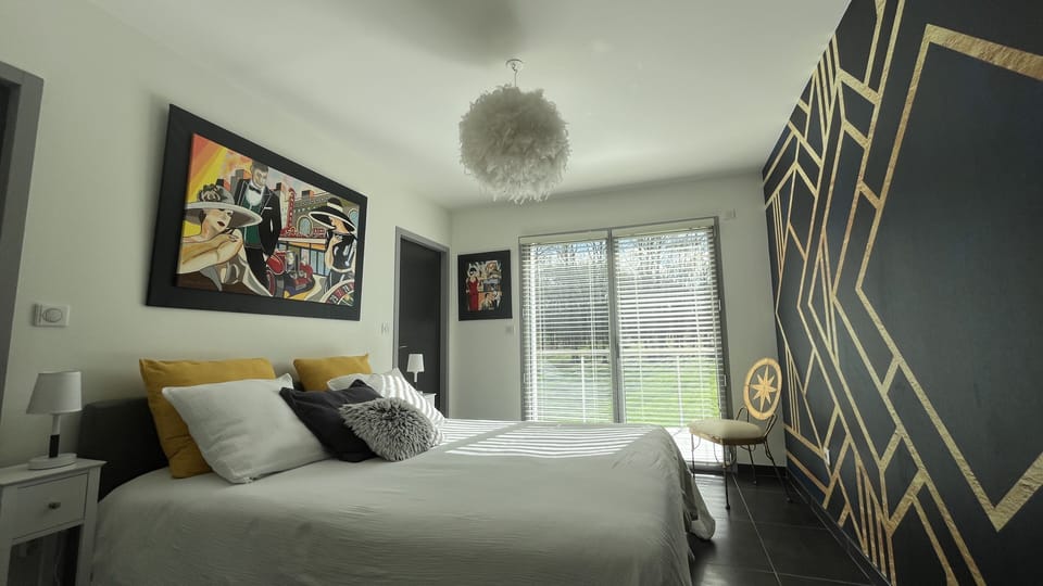 Double Room (Roxane) | Iron/ironing board, free WiFi, bed sheets