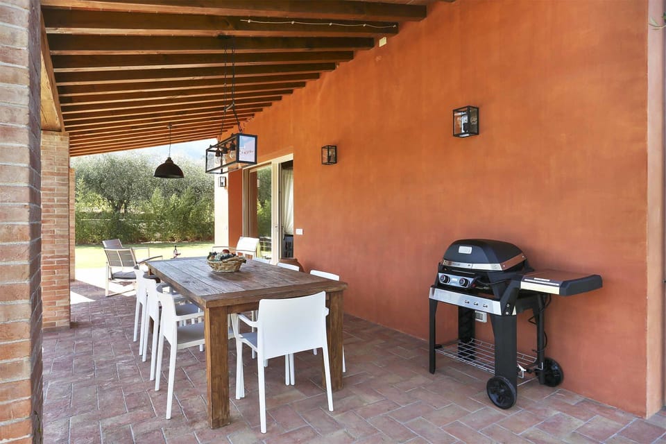 Amenities, Balcony / Terrace / Patio