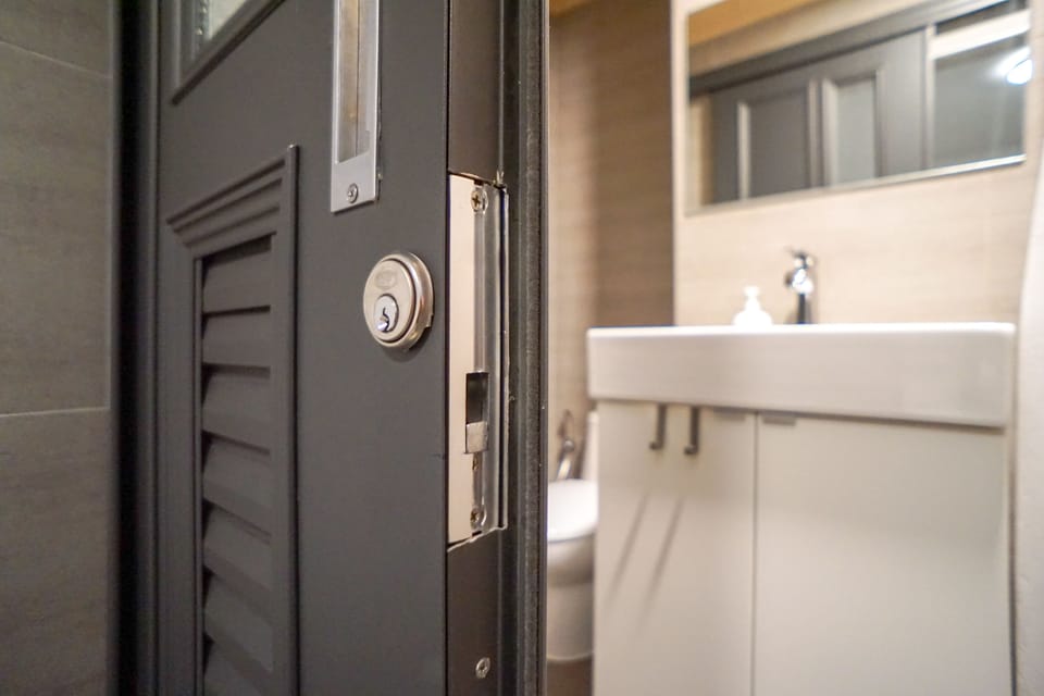 Standard Suite, 1 Double Bed, No Windows, Tower | Room amenity