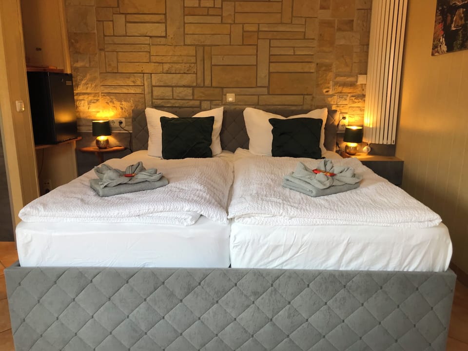 Double Room | Premium bedding, iron/ironing board, free WiFi, bed sheets