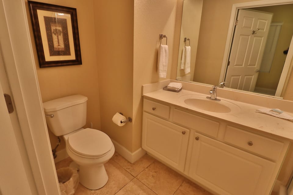 2nd Bedroom Private Bath