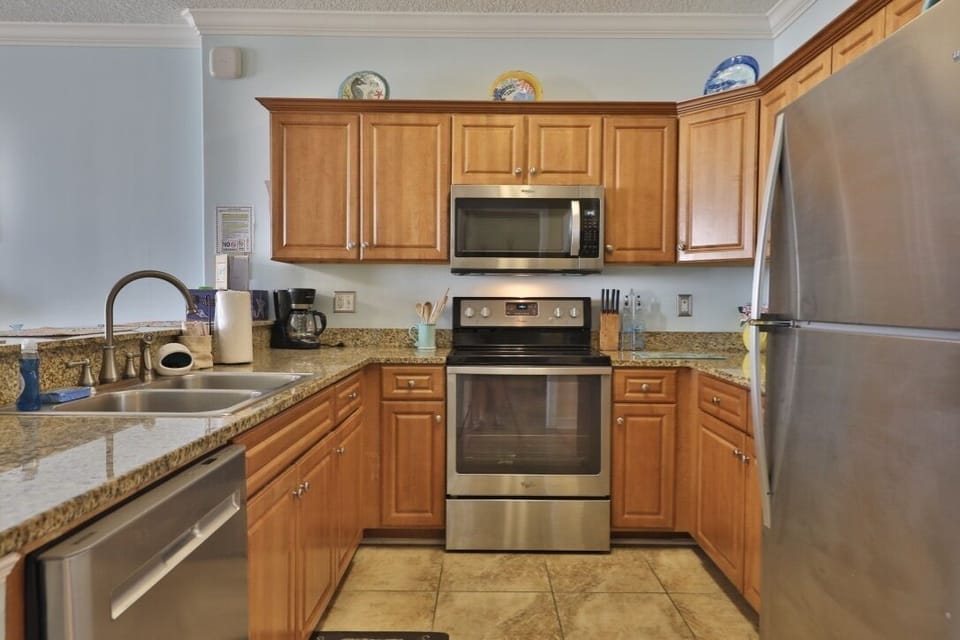 Fully stocked kitchen with new stainless steal appliances
