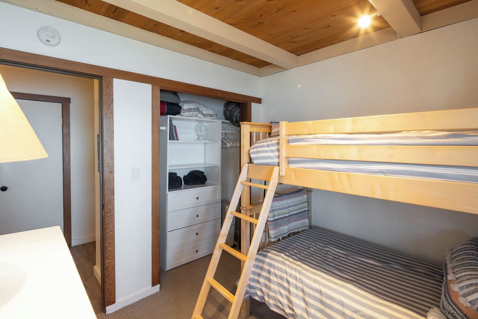 Star Harbor 10 Bedroom 3 Closet - Star Harbor 10 Bedroom 3 Closet