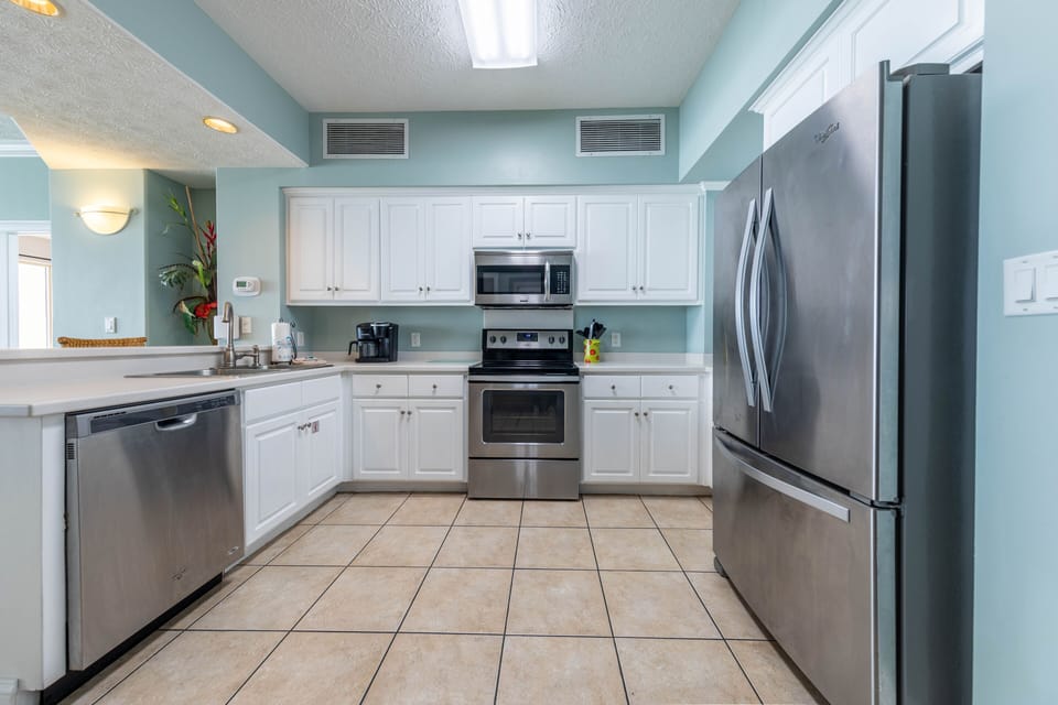Fully Stocked Kitchen