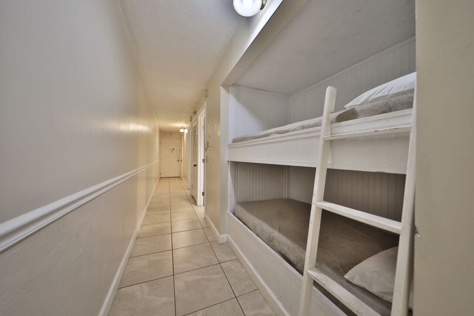 Twin size bunkbed in the hallway nook.