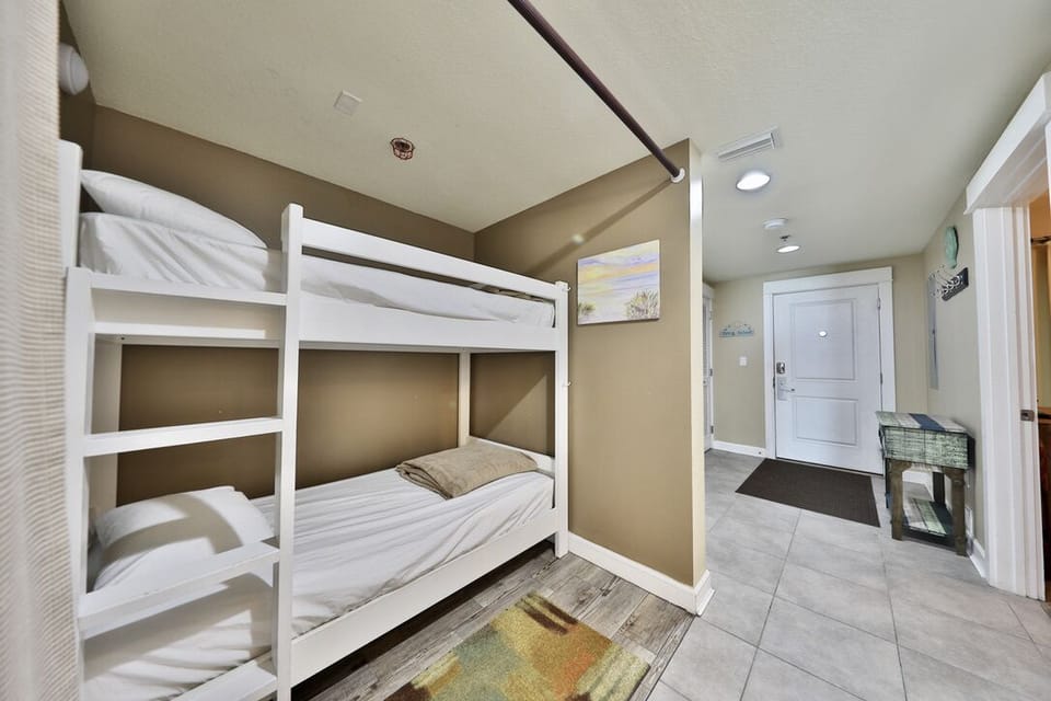 Twin size bunkbeds in the hallway nook.