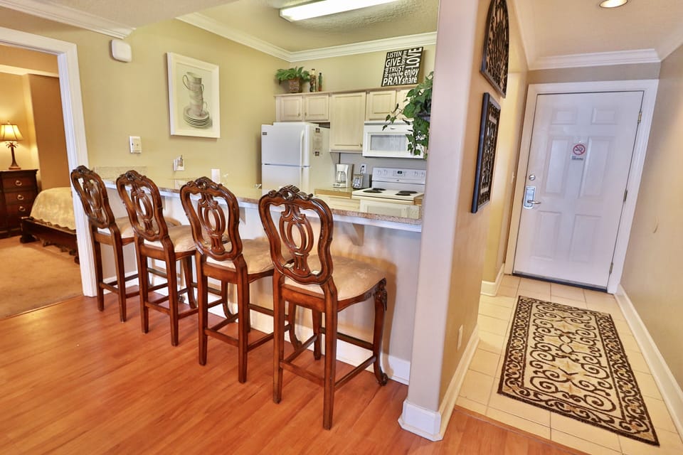Breakfast bar seats 4.