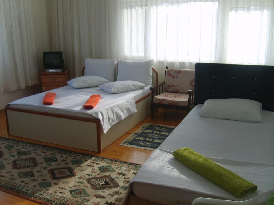 In-room safe, desk, iron/ironing board, free WiFi