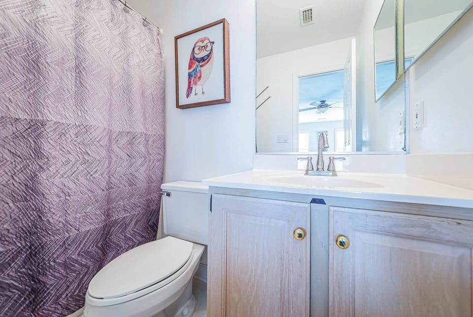 Den Full Bath