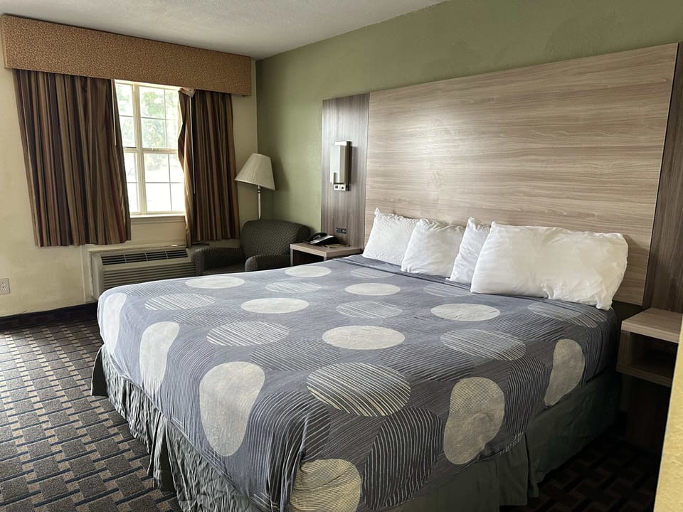 Desk, blackout drapes, iron/ironing board, free WiFi