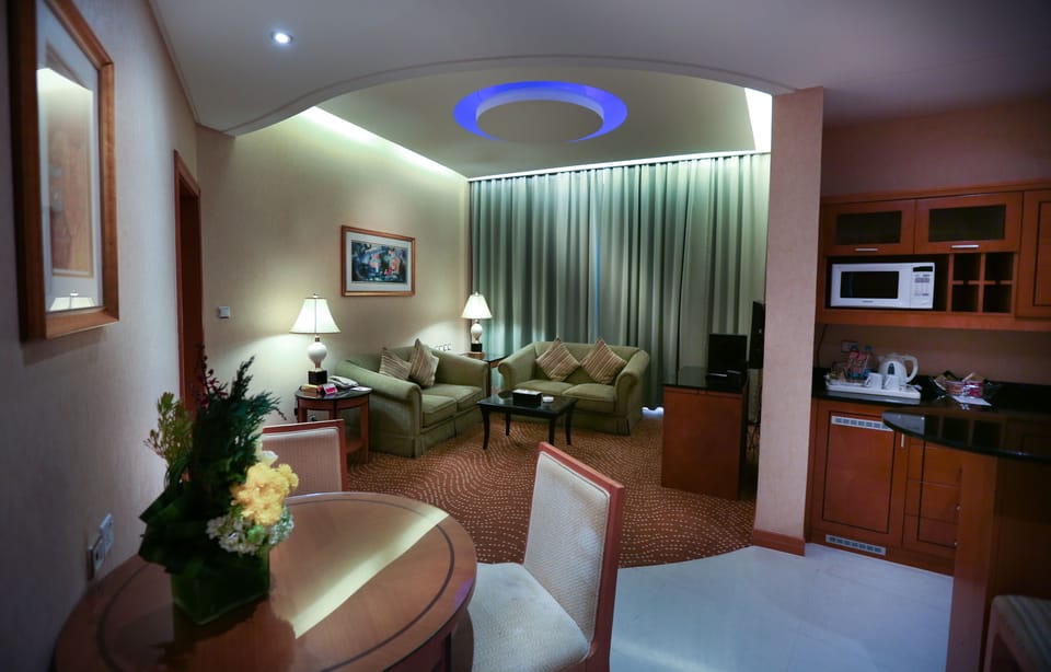 Flat-screen TV, heated floors