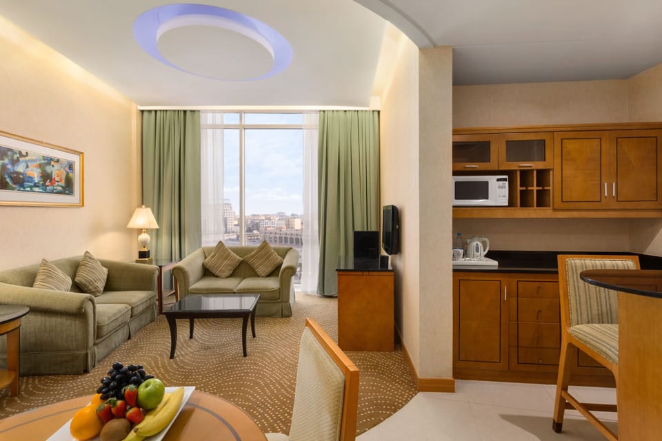 Flat-screen TV, heated floors