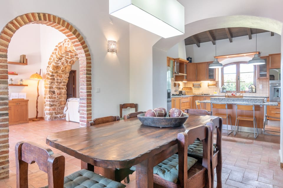 Dining room.
