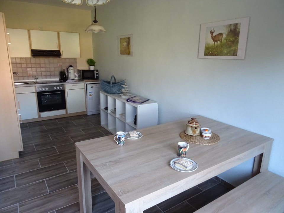 Condo, 2 Bedrooms, Non Smoking, Terrace (5 Personen) | Private kitchen | Full-size fridge, microwave, oven, stovetop