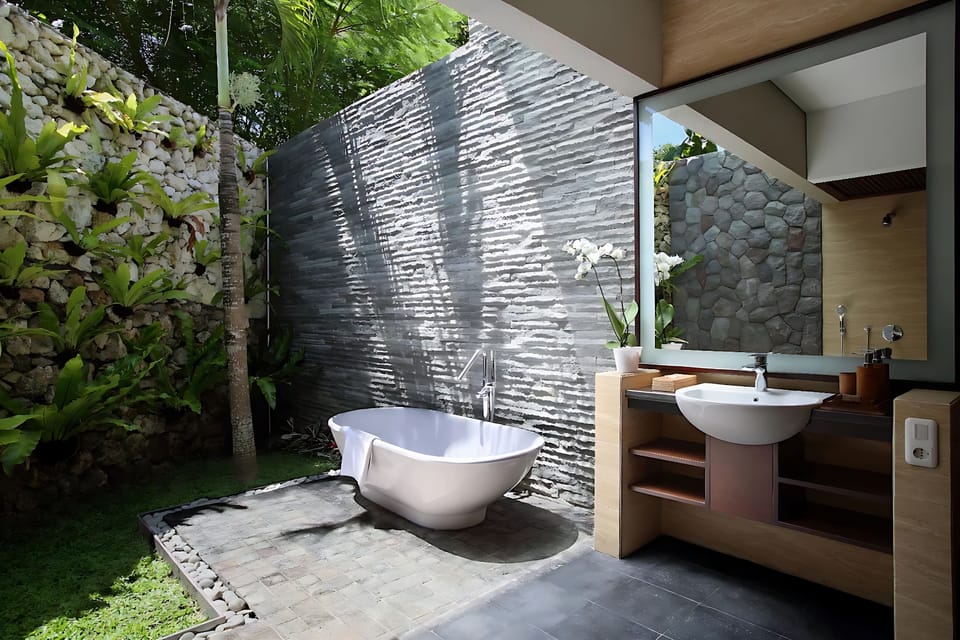 Premium Villa | Bathroom | Free toiletries, hair dryer, bathrobes, slippers