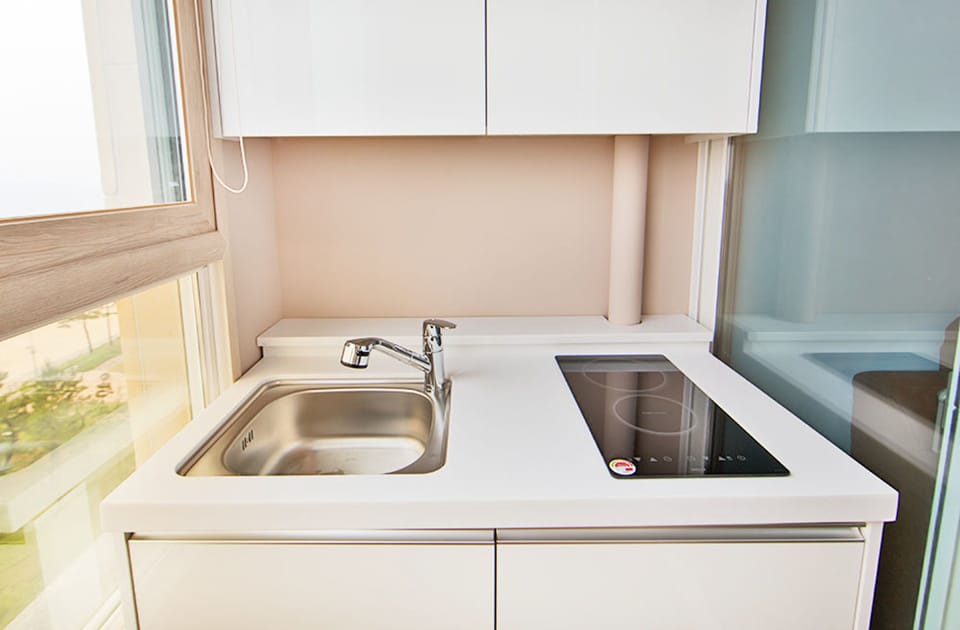 Family Room | Private kitchenette | Fridge, microwave, electric kettle