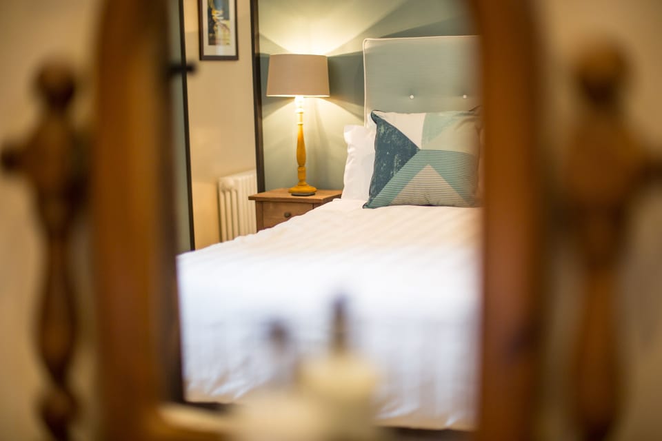 Deluxe Double Room, 1 Double Bed (Dogs Not Allowed) | Premium bedding, iron/ironing board, free WiFi, bed sheets