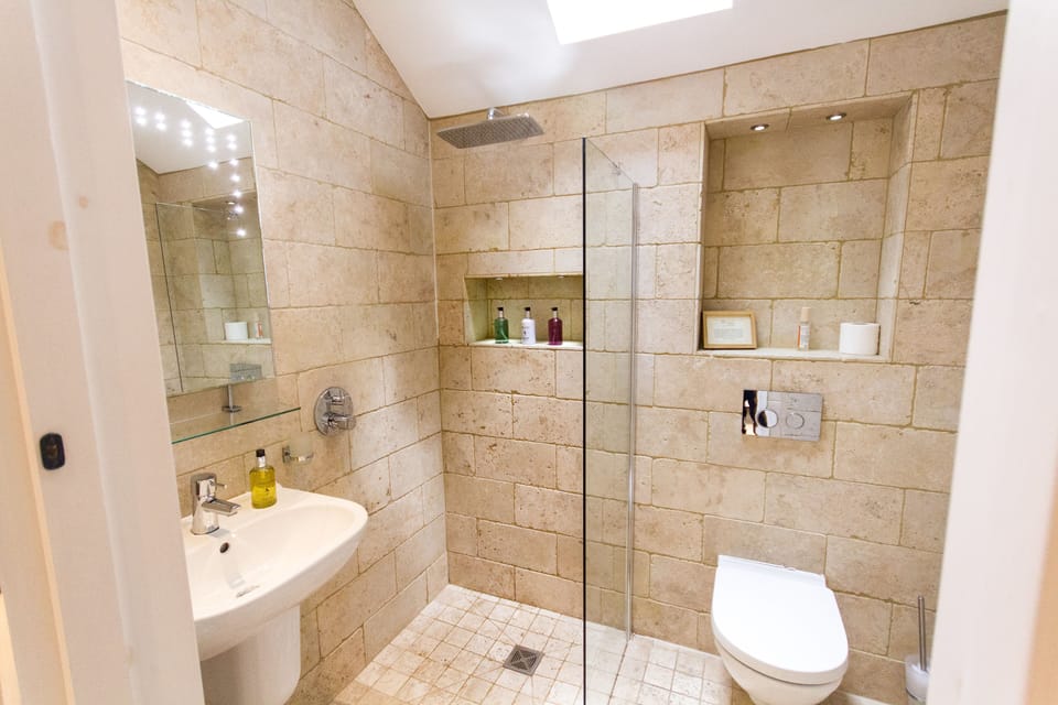 Free toiletries, hair dryer, bathrobes, towels