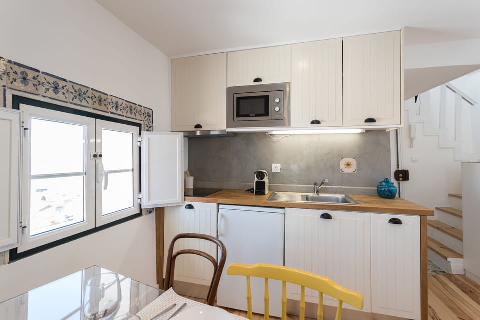 Loft, River View | Private kitchenette | Fridge, microwave, stovetop, dishwasher