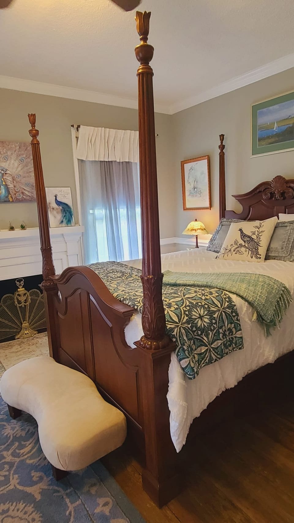 The Blue Room (Shared Bath) | Iron/ironing board, free WiFi