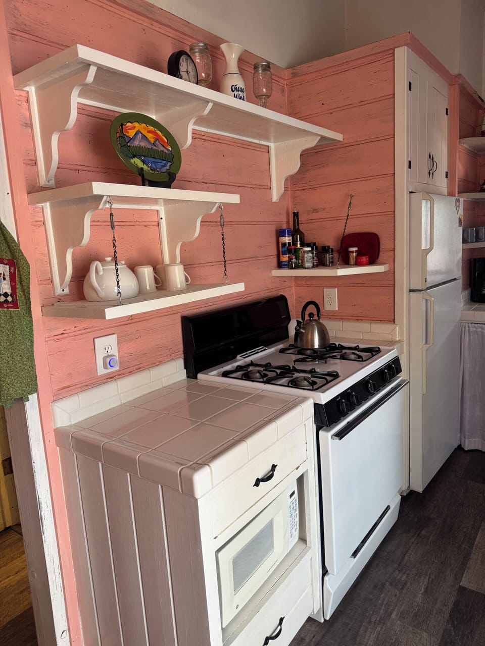 The full kitchen awaits your culinary expertise! 