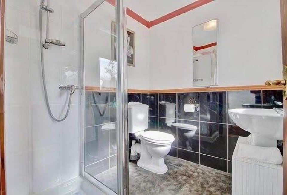 Separate shower room Apt