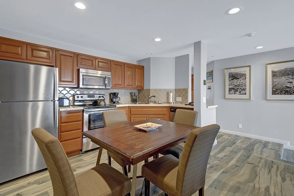 KITCHEN TO ENTRY mls.jpg