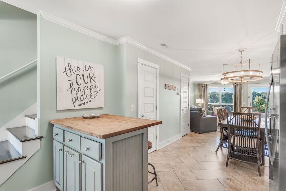 Kitchen island with eat-in bar