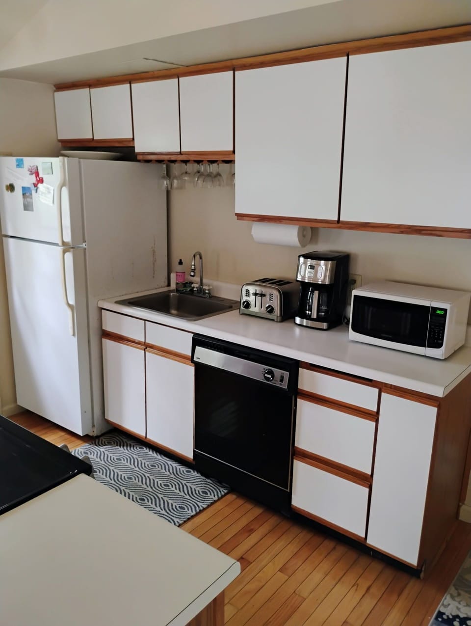 Another view of the kitchen!