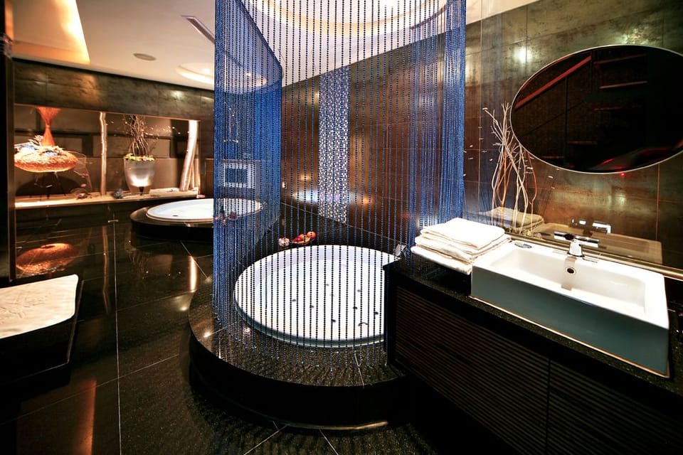 Superior Double Room (Type C) - Check in 18:00 | Bathroom | Separate tub and shower, jetted tub, rainfall showerhead