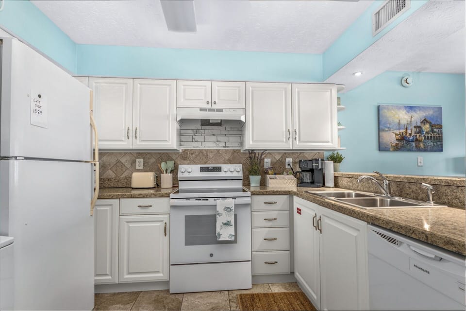Fully equipped kitchen