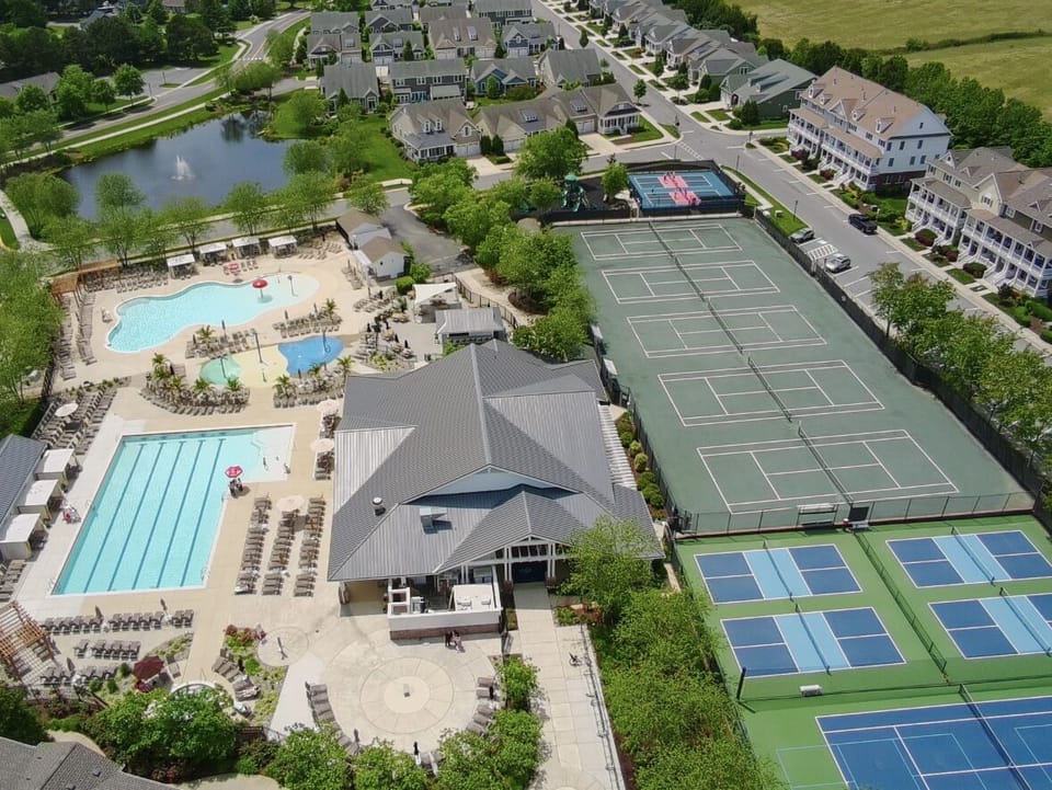 Sunridge pool complex