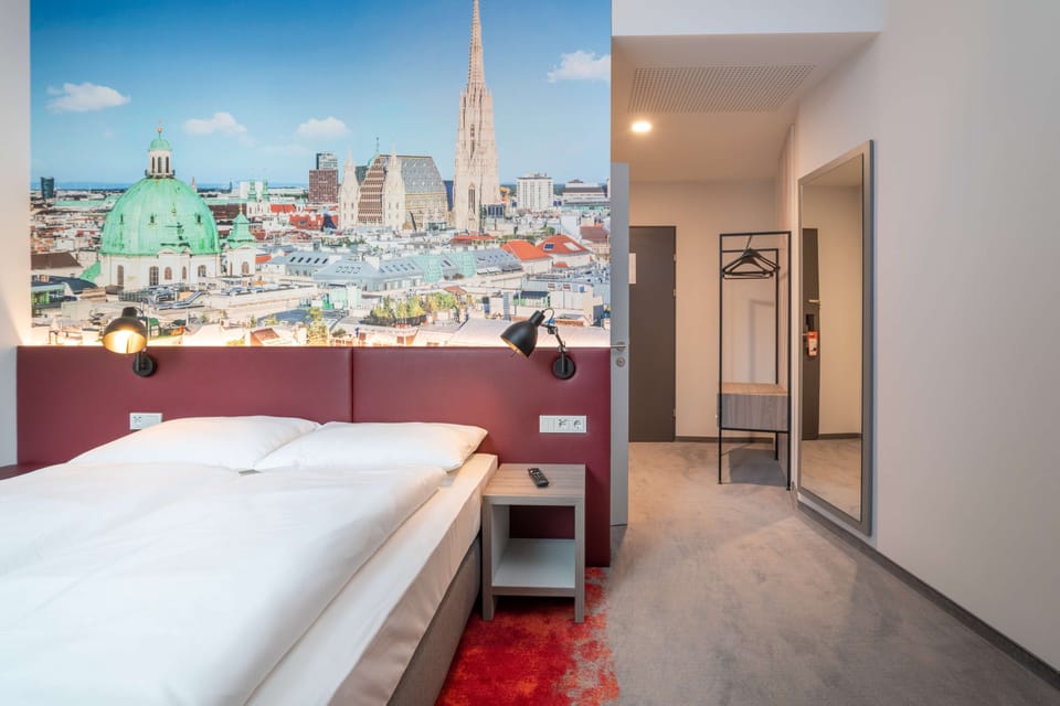 Standard Room, 2 Twin Beds | Blackout drapes, soundproofing, free WiFi, bed sheets