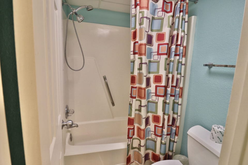 Shower/tub combo in the master bathroom.