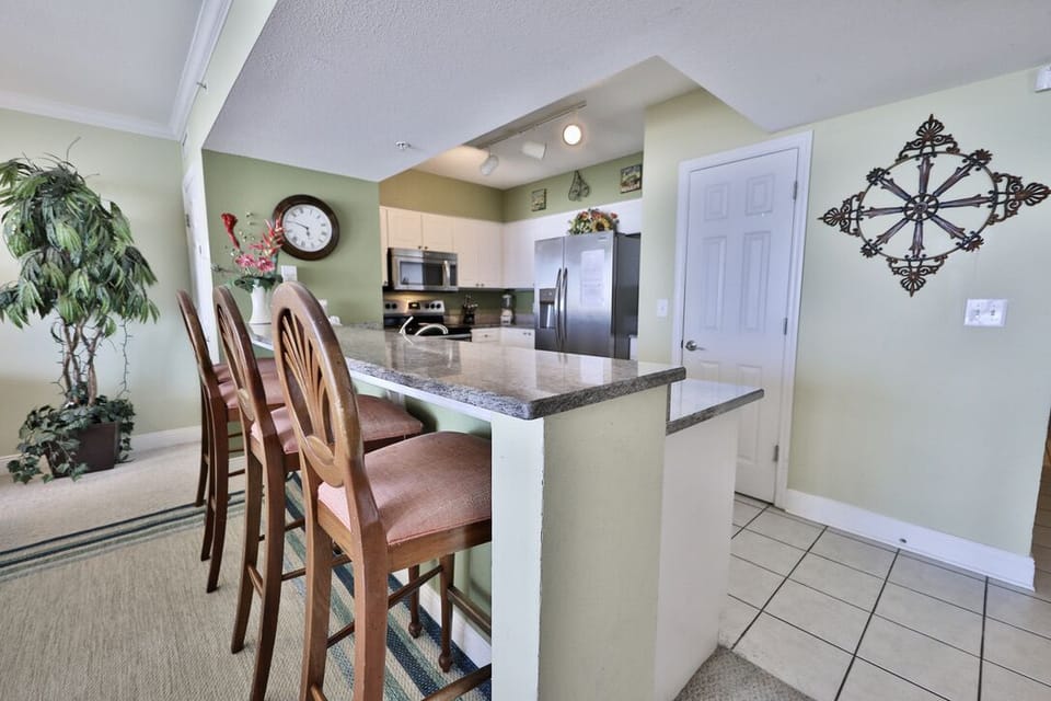 Breakfast Bar Seating.
