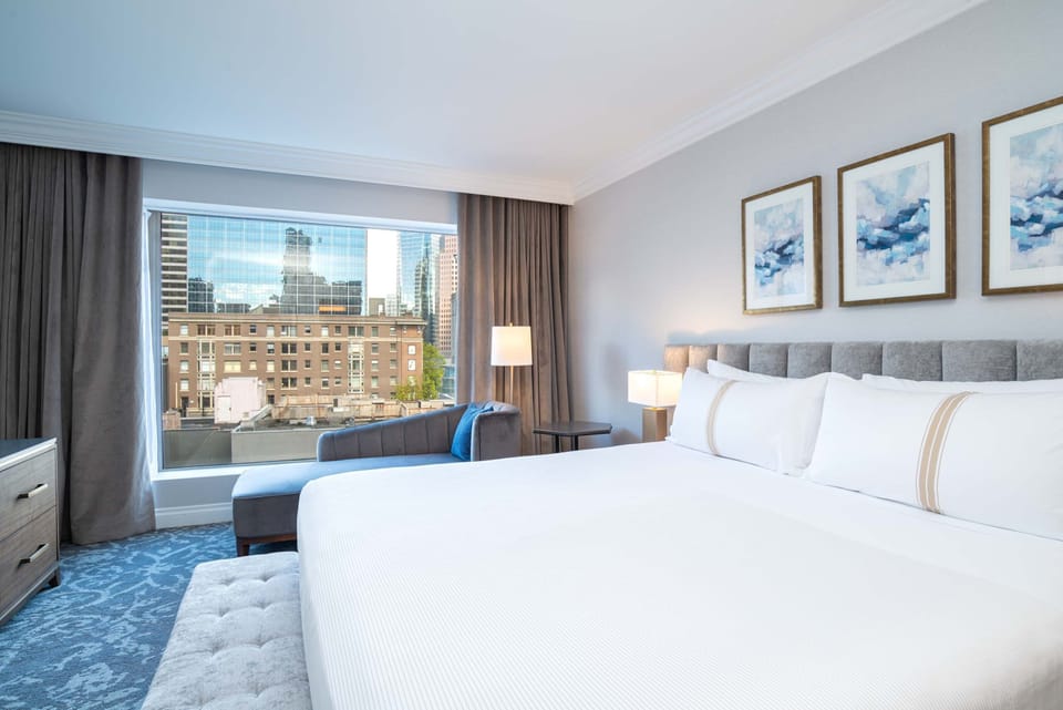 Grand Suite, 1 King Bed with Sofa bed (Sofa bed, Wet Bar) | Premium bedding, minibar, in-room safe, desk