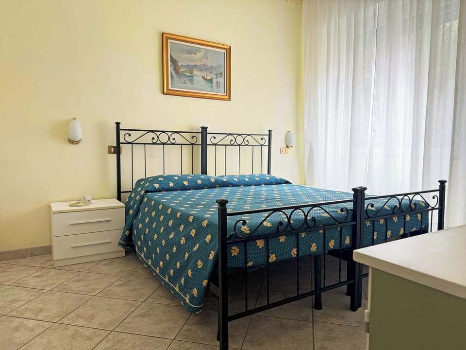Double or Twin Room | In-room safe, desk, cribs/infant beds, free WiFi