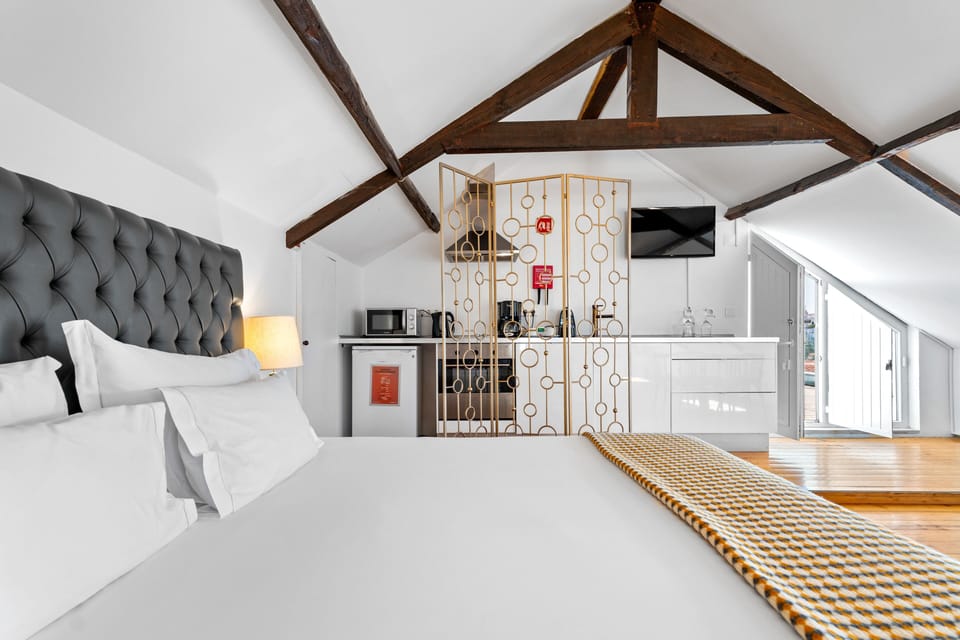 Signature Suite with Terrace and River View | Hypo-allergenic bedding, minibar, in-room safe, iron/ironing board
