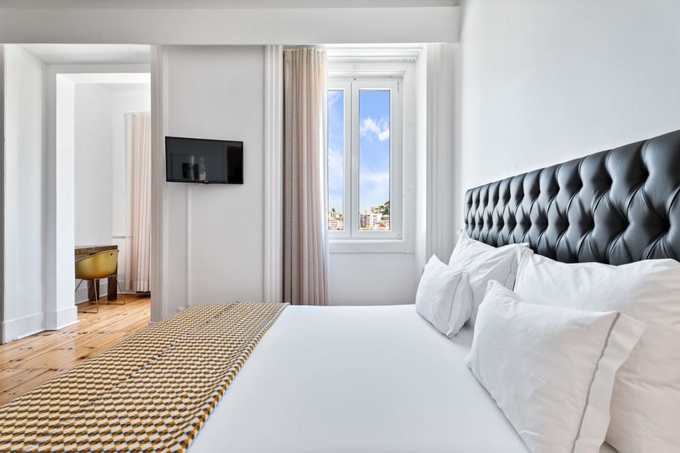 Double or Twin Room | Hypo-allergenic bedding, minibar, in-room safe, iron/ironing board