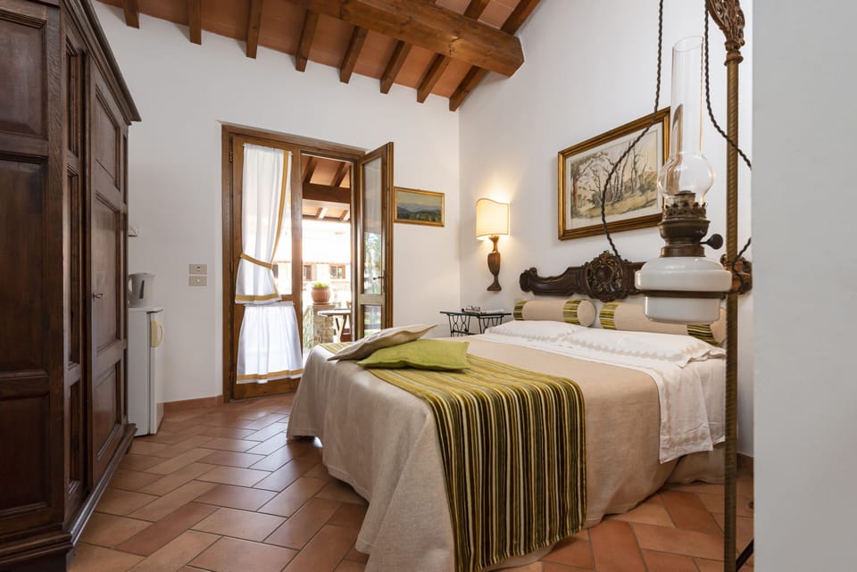 Double Room, Patio | WiFi (free), bed sheets